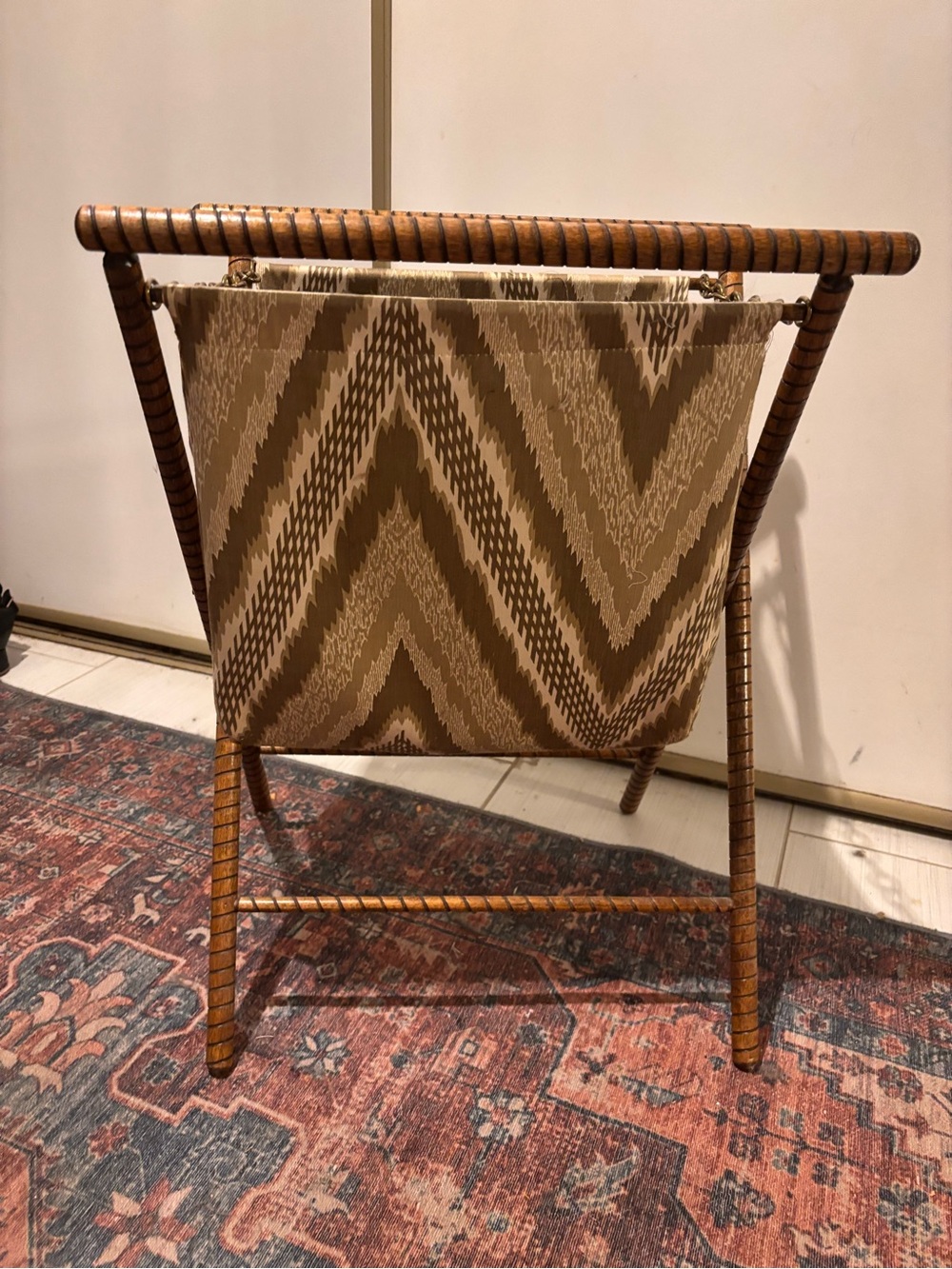 Vintage Folding Magazine Rack Storage - Picture 3 of 4